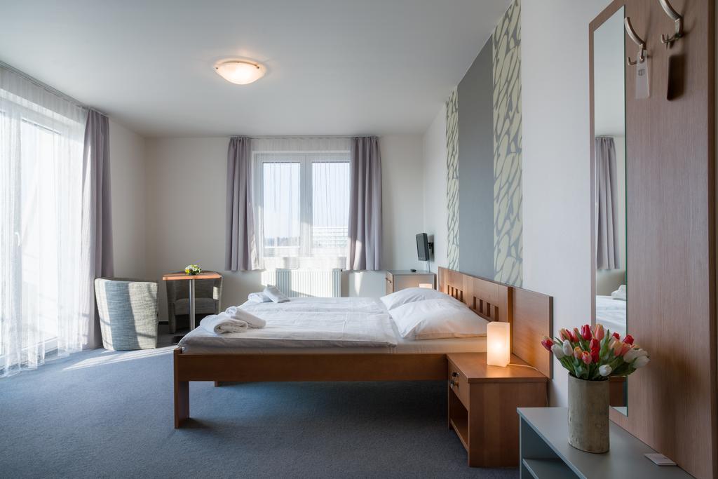 Garni Hotel トレボン エクステリア 写真