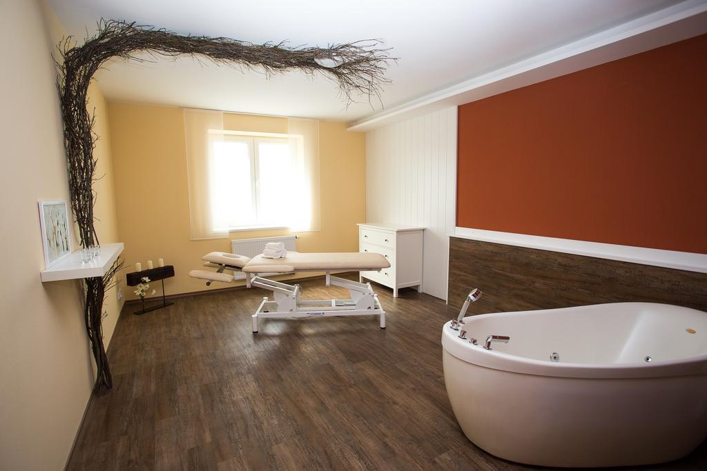 Garni Hotel トレボン エクステリア 写真